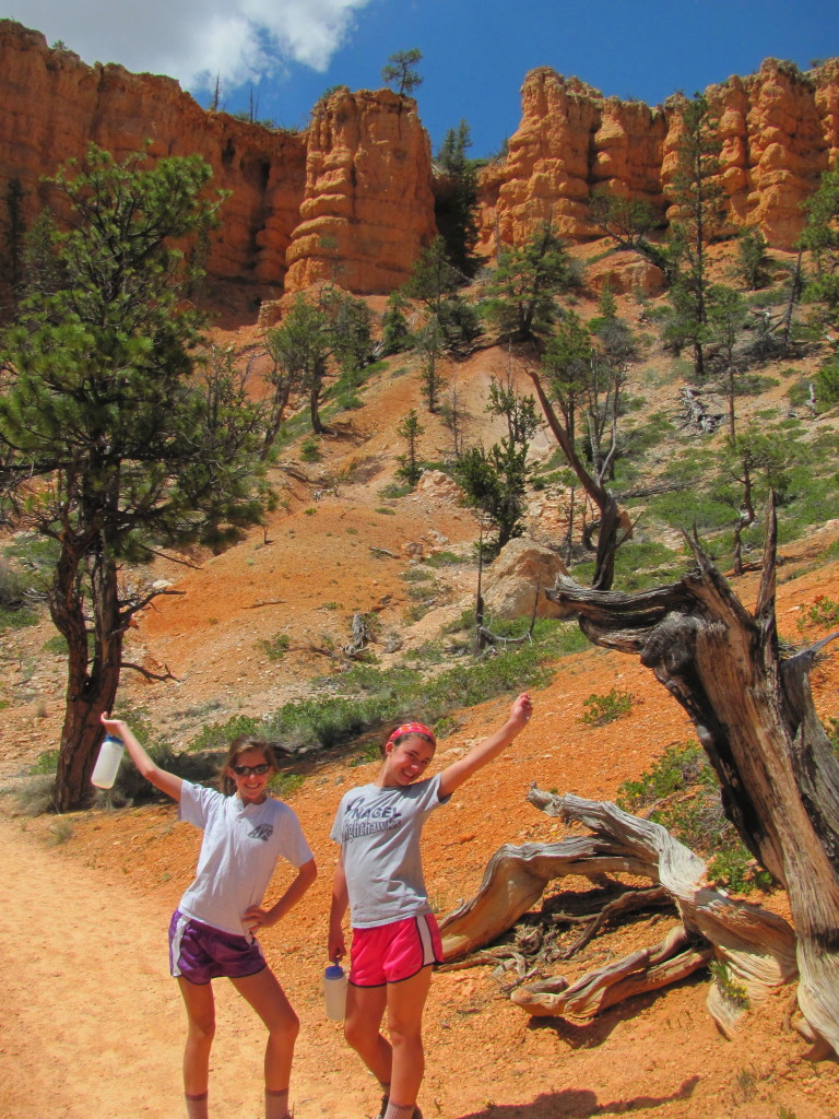 Naomi and Sophie Hiking the Fairyland Loop Trail in Bryce Canyon National Park